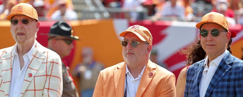 Avram Glazer told to pay $2 billion