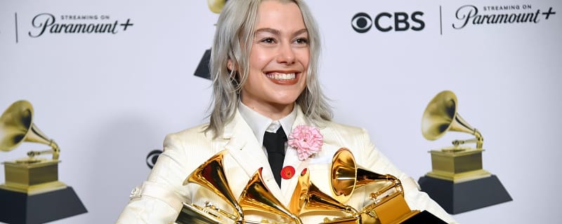 Phoebe Bridgers Is Asking Fans to Put Their Phones Away. It's Working.