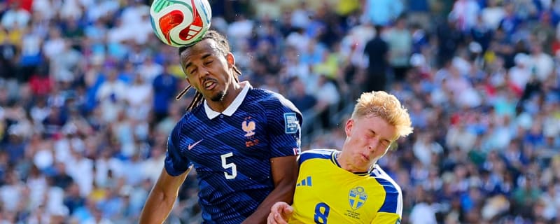 Arsenal and Manchester United target €45m-rated Bundesliga defender