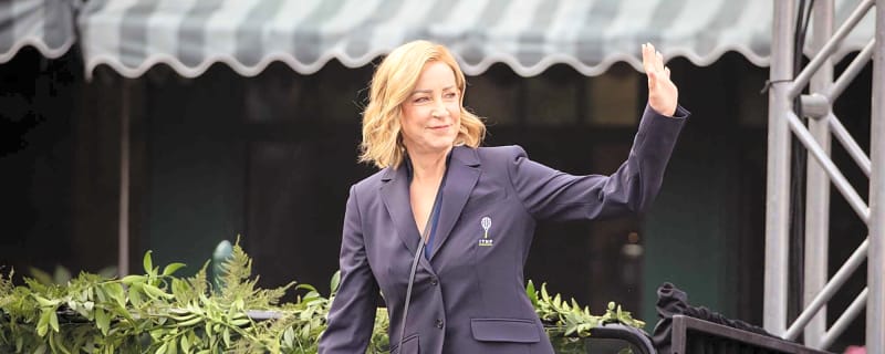 Chris Evert shares photos from Indian Wells with Romanian gymnastics legend