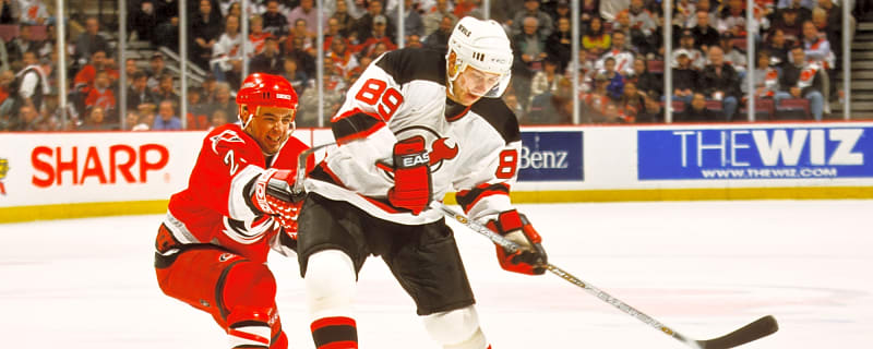On this day 20 years ago, Canucks trade for Alexander Mogilny