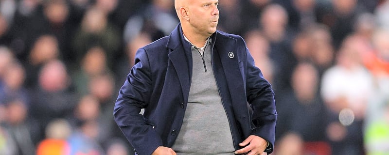 Carragher warns Liverpool: 'Arne Slot has a week to save his job'