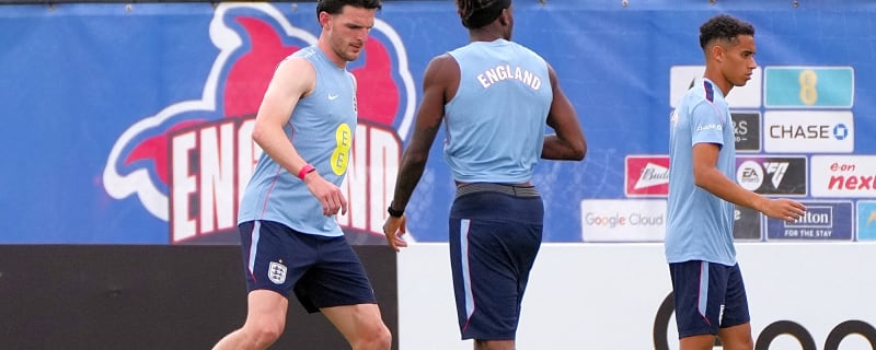 Arsenal and Liverpool battle for €60m-rated Premier League youngster