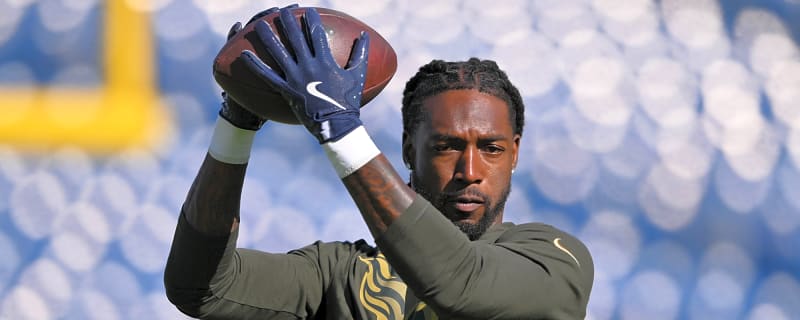 Titans WR Calvin Ridley Out For Season With Broken Leg