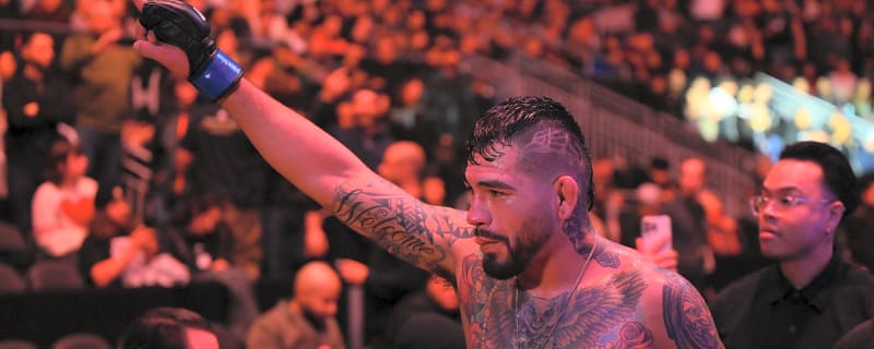 Hernandez Makes Dolidze Tap; Calls For Title Shot