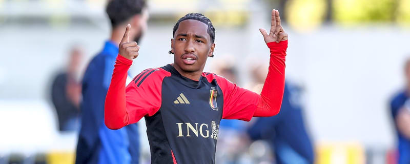 Chelsea make first contact with £50 million attacker on Manchester United radar