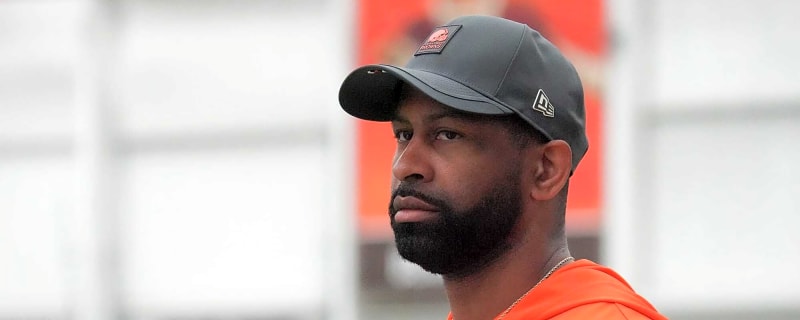 Browns GM refuses to tip QB plans, praising Sanders, Watson