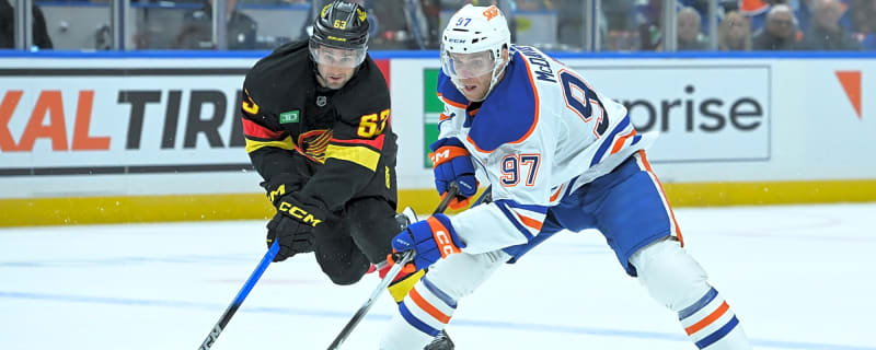  Knoblauch finds, sticks with line combinations as Oilers lose to Canucks