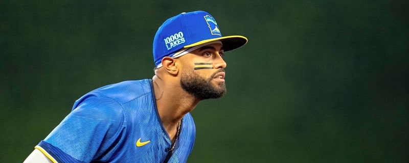 Twins reinstate Willi Castro and Royce Lewis, option Edouard Julien and Mickey Gasper