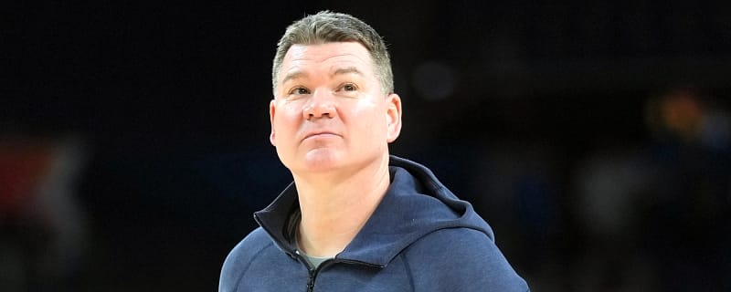 Arizona HC Tommy Lloyd signs new five-year contract extension