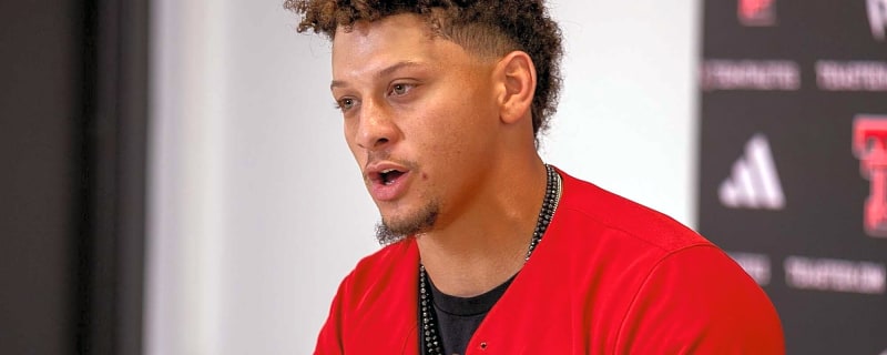 'That’s Why Guys Respect Him So Much': Tom Brady’s Two-Word Advice Helps Patrick Mahomes Thrive This Offseason