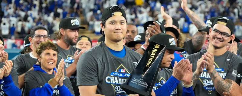 Shohei Ohtani pulls classy move with NLCS MVP trophy
