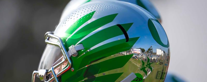 Oregon Ducks Spark Speculation With Glow-in-the-Dark Uniforms for Top-5 Showdown vs. Penn State
