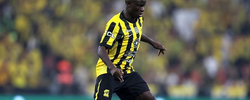 Chelsea fan favourite expected to move this month after stalling on new contract