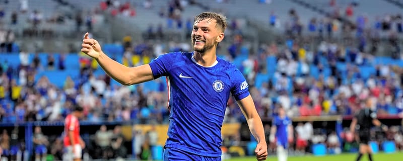 Man United eye shock move for 11-G/A Premier League star as Villa prepare rival bid