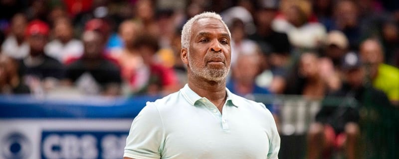 Knicks reportedly would welcome Charles Oakley back on key condition