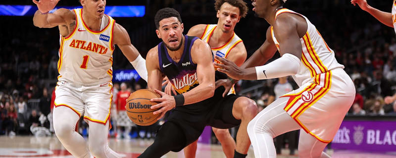 Devin Booker Injures Right Ankle Friday