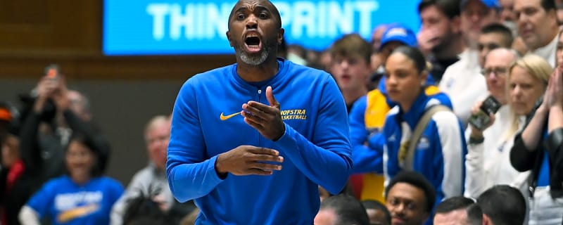 Former NBA guard in tears after coaching his alma mater to NCAA Tournament