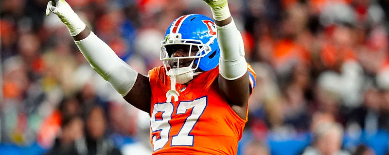 Broncos had 'preliminary' extension talks with C Luke Wattenberg, DL Malcolm Roach