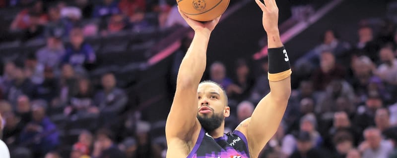 Suns’ Dillon Brooks calls LeBron James old on huge stream with Agent 00