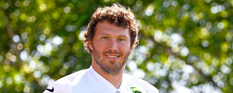 Patriots Cut 21 Players Including OL Cole Strange