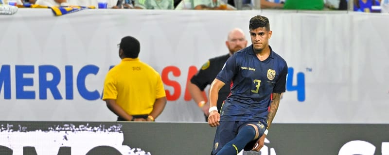 Arsenal defender explains what the dressing room feels like