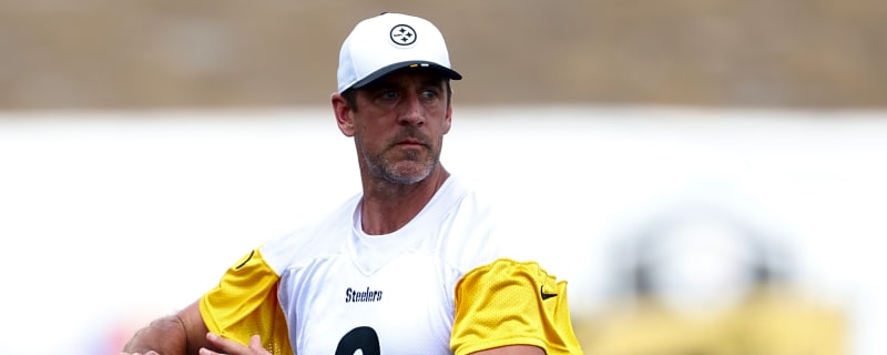 Steelers&#39; Aaron Rodgers Receives Authoritative Message From Star Tight End
