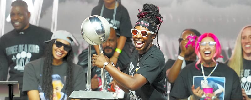 Aces: Chelsea Gray & Dana Evans Share Their Personal Behind The Scenes Struggles