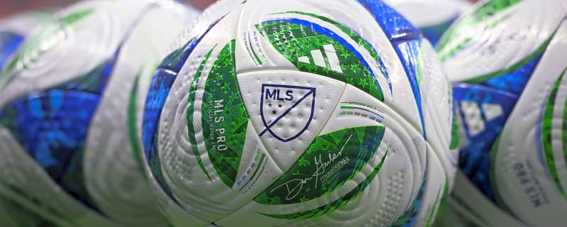 Fabrizio Romano names surprise Man United January target as second transfer list emerges