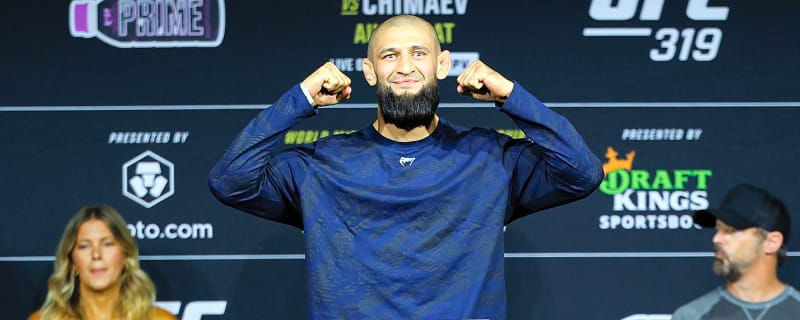 Khamzat Chimaev fires back with short but sharp reply to Alex Pereira’s grappling callout