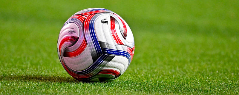 Edwin van der Sar chooses surprise favourite manager over Sir Alex Ferguson