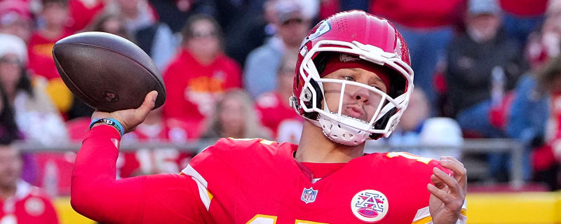 Kansas City Chiefs Keep Playoff Hopes Alive with 23-20 Overtime Win Against Indianapolis Colts