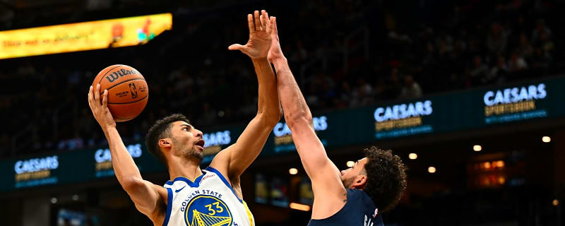 Warriors player tried an unusual shooting technique during a game
