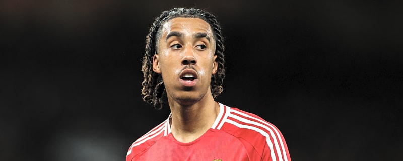 Manchester United star shows class as he responds to critical Premier Leahgue legend