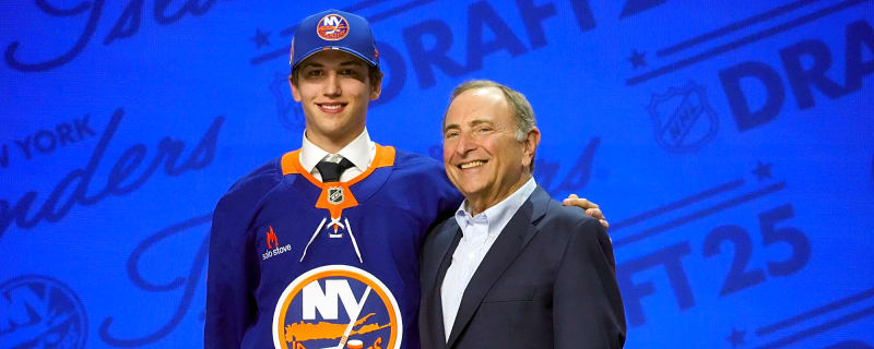 Islanders Expected To Recall Top Prospect Victor Eklund