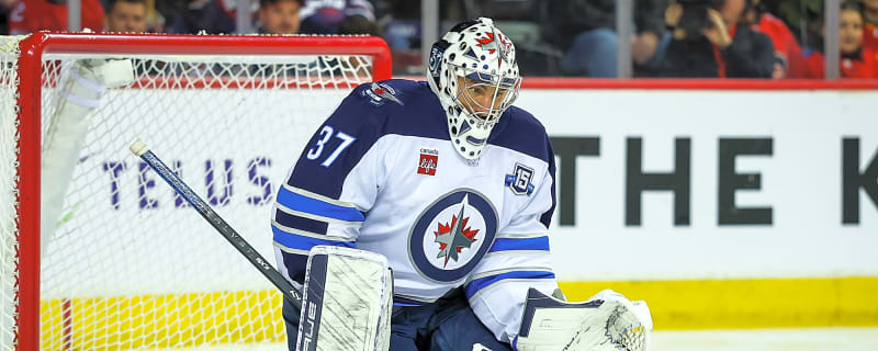  Jets Shutting Down Goaltender Connor Hellebuyck for Knee Procedure