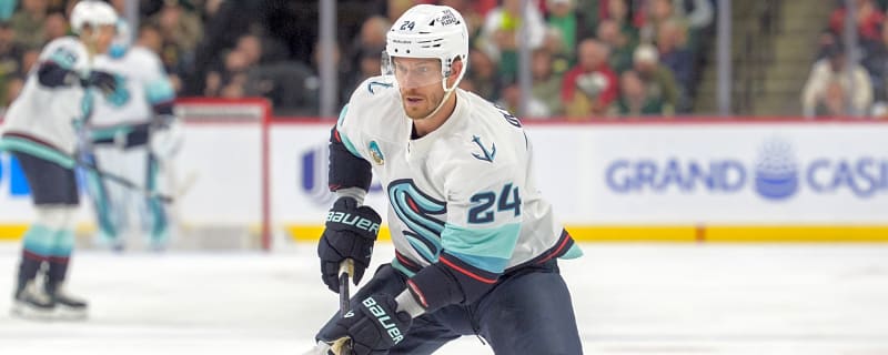 Canucks Sign Jamie Oleksiak to a 2-Year Contract