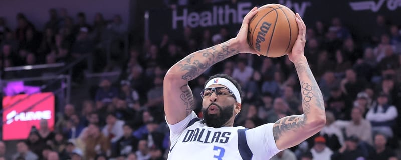 Anthony Davis Likely To Undergo Hand Surgery, Still A Trade Candidate