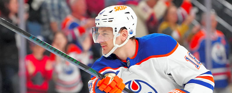 Zach Hyman invites Mark Messier to visit Oilers after Mike Babcock comments