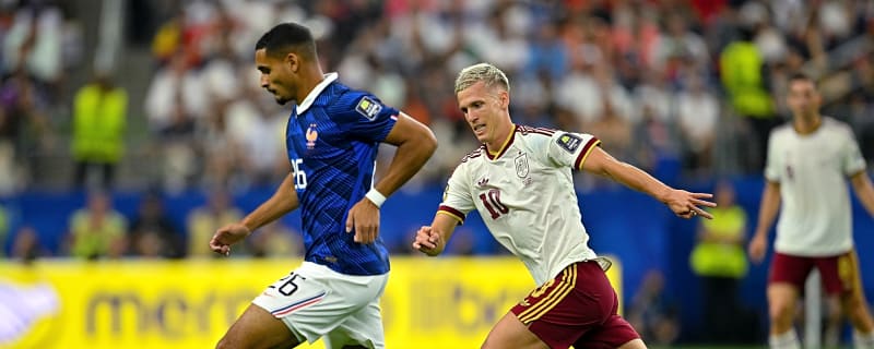 Romano confirms Chelsea remain in ‘active talks’ for priority defensive target