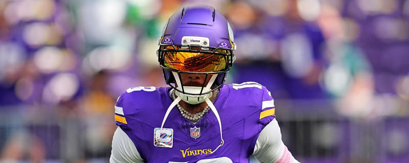 Vikings' Justin Jefferson defends struggling J.J. McCarthy