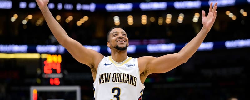 Pelicans pulling off four-player trade that also involves multiple draft picks