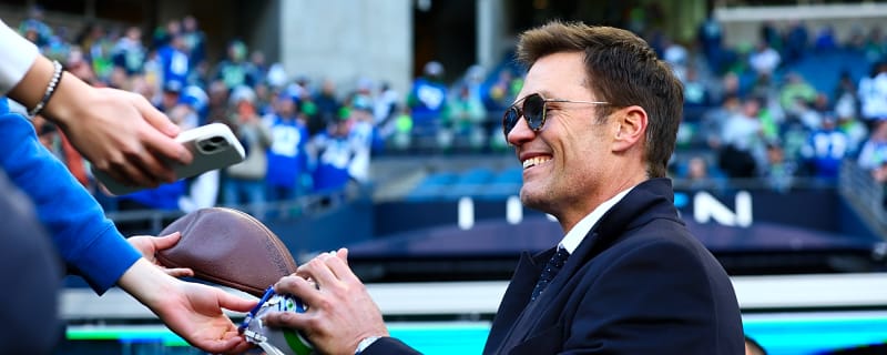 How do NFL players really feel about Brady's relationships with Fox, Raiders?