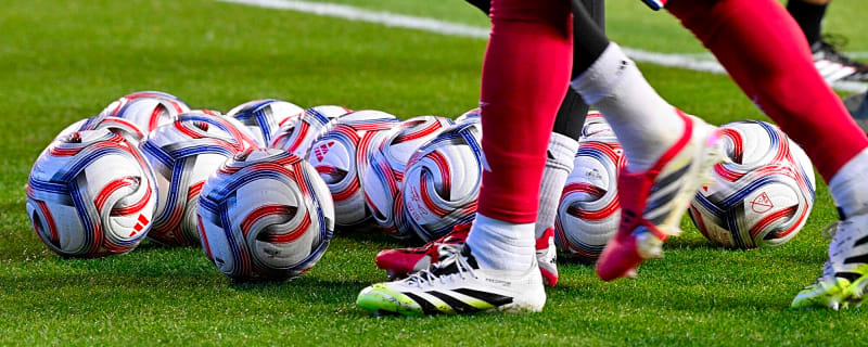 ‘No other club can do it’ – Liverpool legends react after special Anfield day