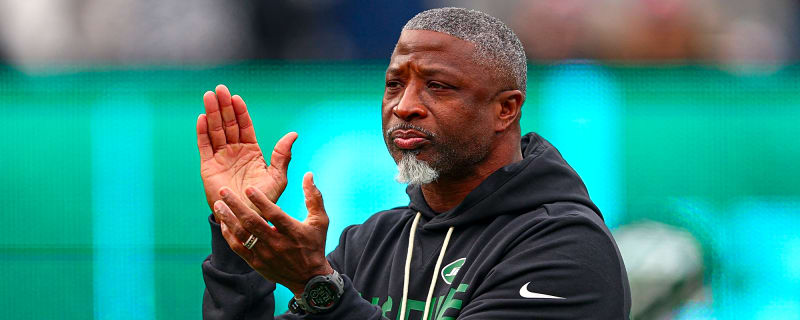 Aaron Glenn Walks Back Comments Following Brutal 42-10 Loss To the New England Patriots