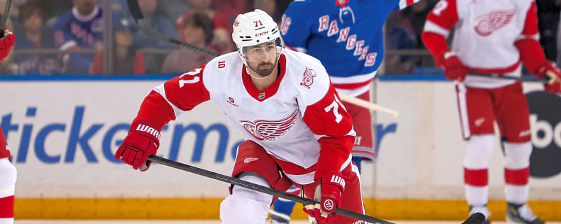 Red Wings’ Dylan Larkin Suffers Upper-Body Injury