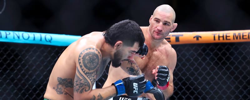 Sean Strickland snaps Anthony Hernandez's win streak with TKO victory