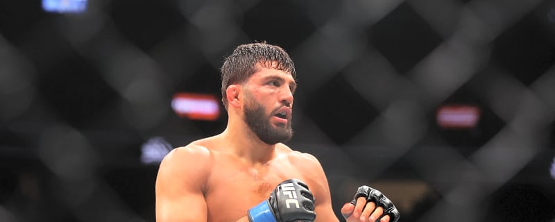 Arman Tsarukyan splashes cash in audacious celebration after UFC Qatar win