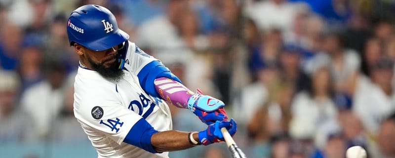 Teoscar Hernandez costs Dodgers a run in Game 5 with bad play in outfield