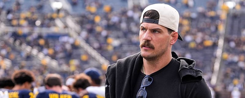 Taylor Lewan calls for fired coach to take over Titans